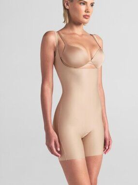 NEW SKIMS Body Core Sculpt Open Bust Bodysuit Shapewear Clay Small NWT